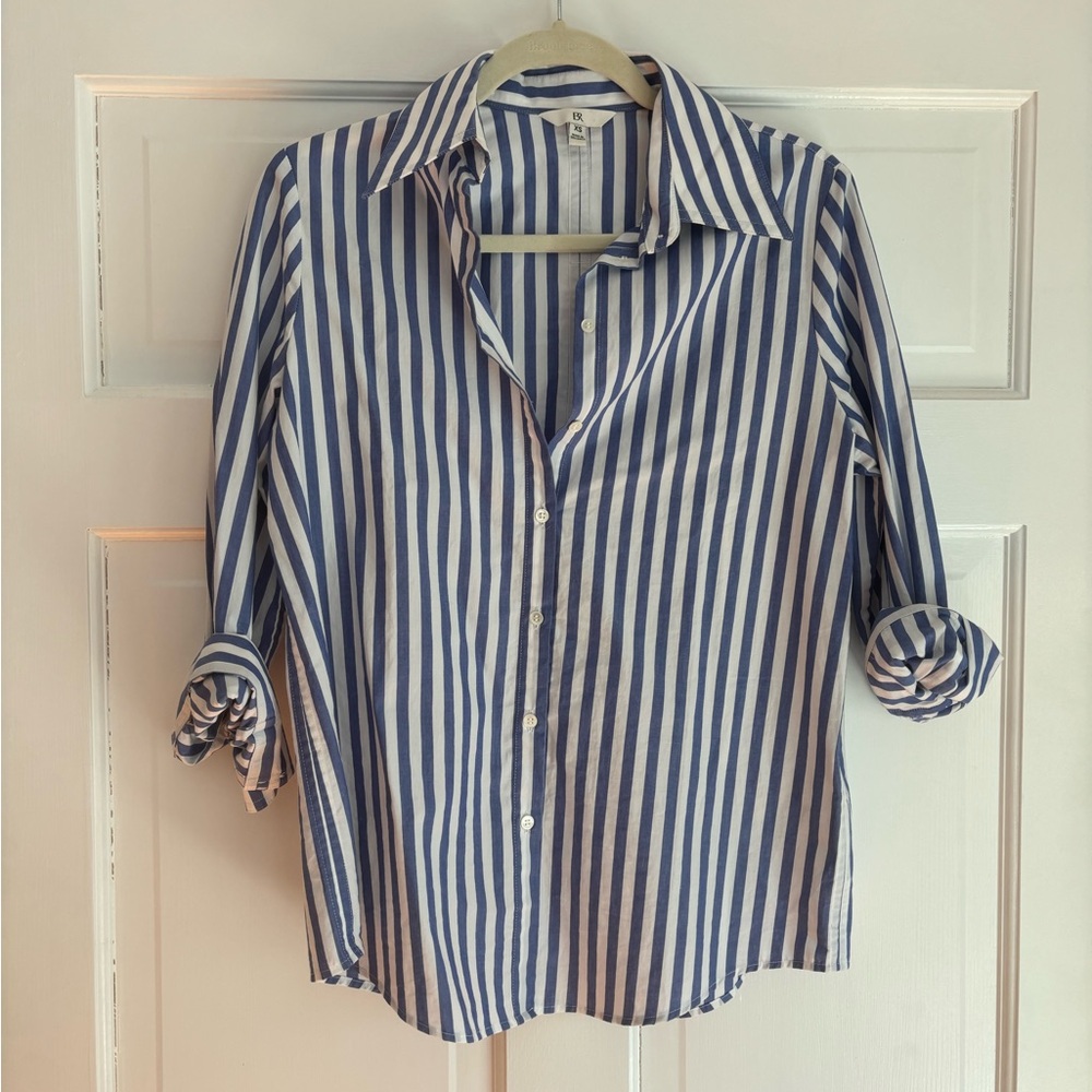 Banana Republic Women’s Relaxed Button Down Striped Shirt